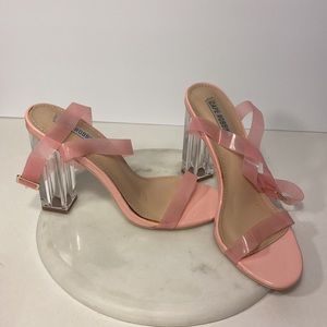 Pink Cape Robin “Maria” Clear Chunky Block High Heels Size7.5